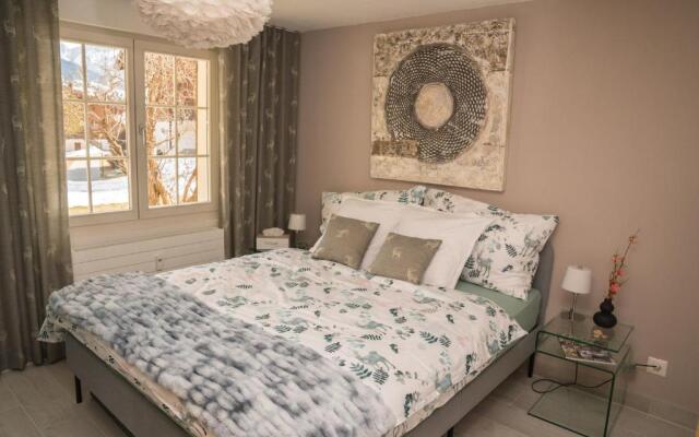 Chalet Spitzhorn - Your Peak Getaway - Private Terrasse & gratis Parkplatz