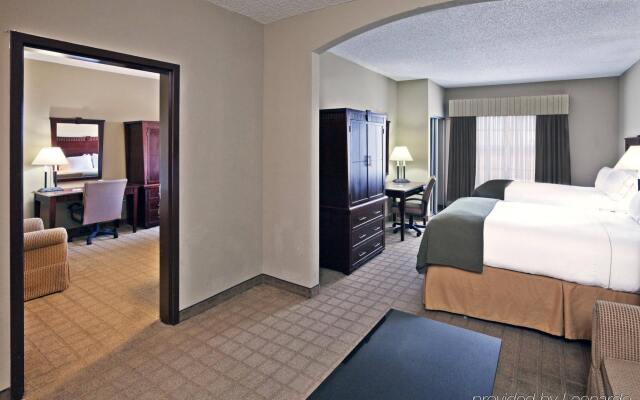 Holiday Inn Express & Suites Shawnee, an IHG Hotel