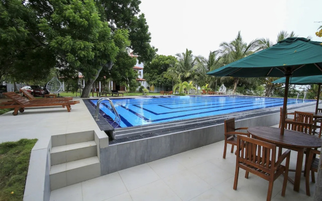 OYO 389 Bay Beach Hotel