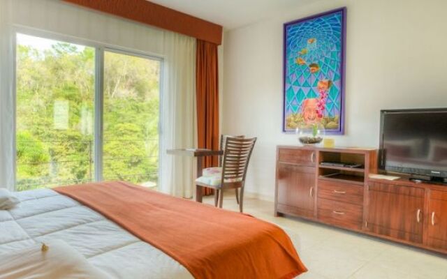 Villa Azalea Inn & Organic Farm