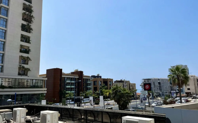 157 LIM - Stay Sunsea Studio