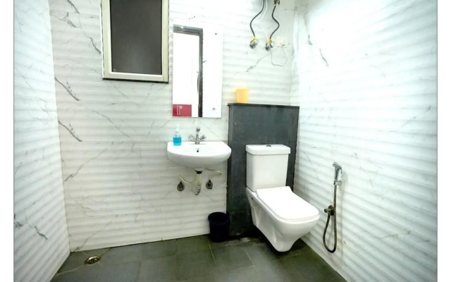 OYO Flagship 70002 Gupta Residency