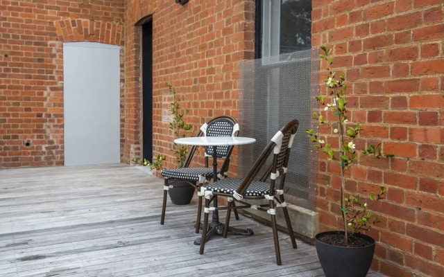 Victoria Hall Apartments