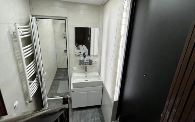 Beautiful Apartment Near Opera in T'bilisi Center