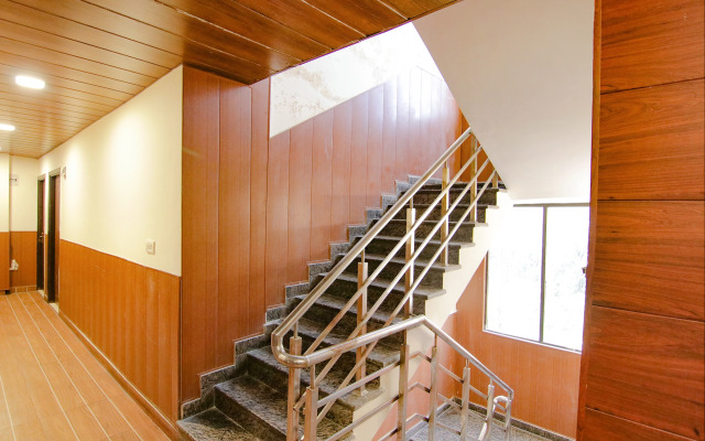 Fabhotel Doon Maira