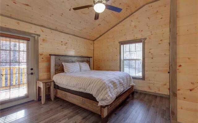 Mirror Pond - Four Bedroom Cabin