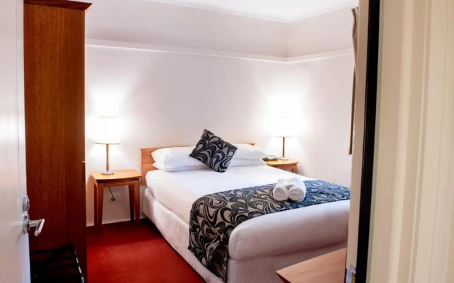 Linaker Art Deco Motel