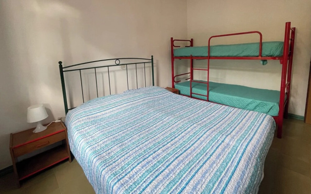 Accommodation With Shared Garden Close to the sea