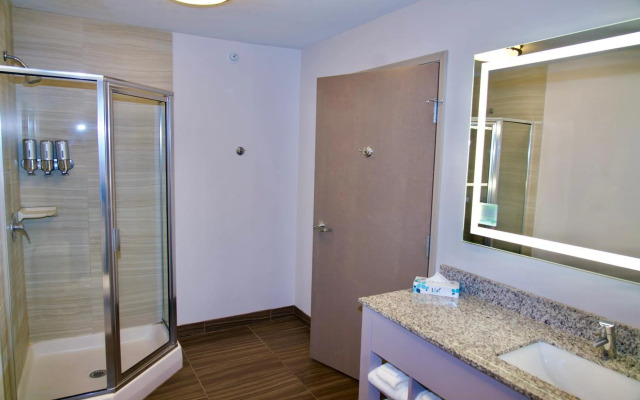 La Quinta Inn & Suites by Wyndham St. Paul-Woodbury
