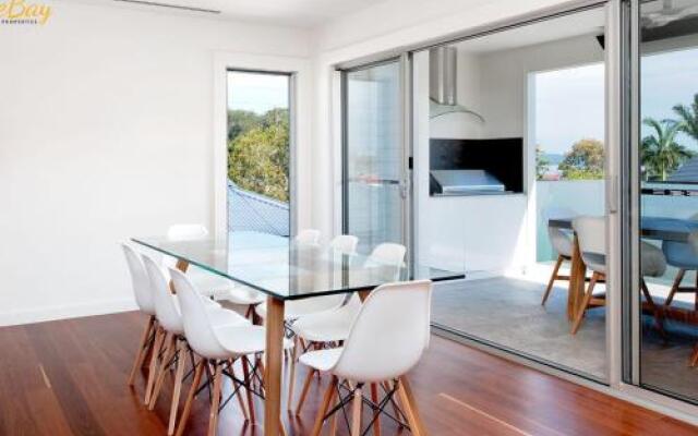 Luxury in Corlette - 4 Drungall Ave