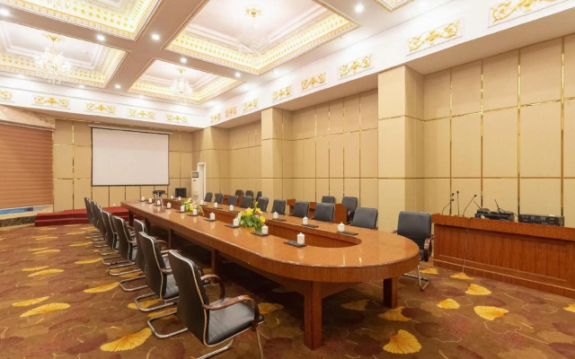 Dongfang Hotel