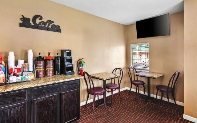 Super 8 by Wyndham Columbia SC / Ft. Jackson