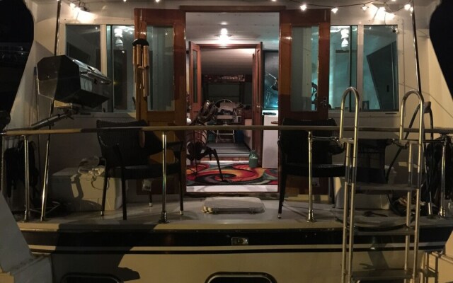 Classic Yacht Rentals at FloraBama