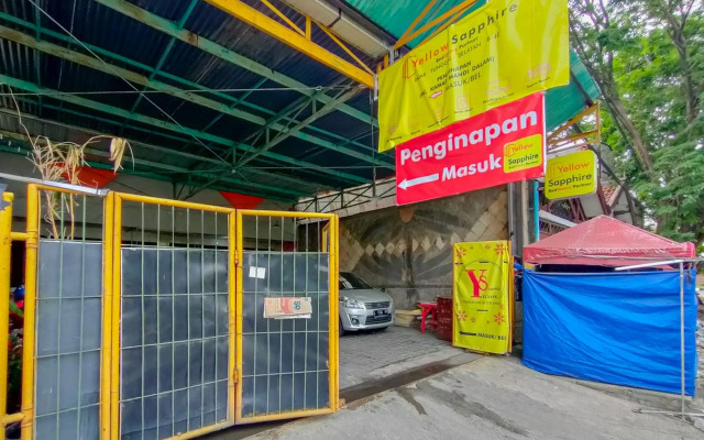 Yellow Sapphire RedPartner near Mayjend Sungkono