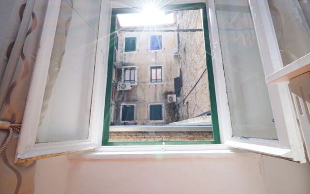 Apartment Galeriana Palace by Litto
