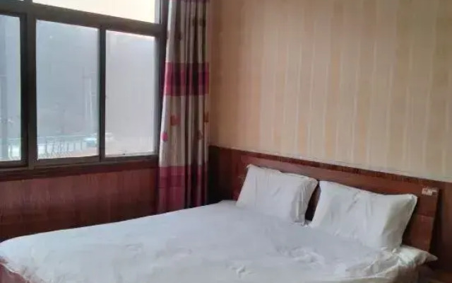 Jingji Private House Cai B&B