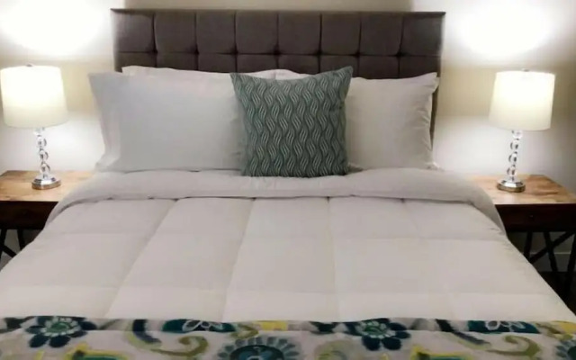 Ramada by Wyndham West Edmonton Hotel & Suites