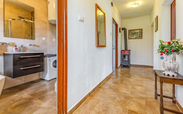 Beautiful Home in Stinjan With Wifi and 4 Bedrooms
