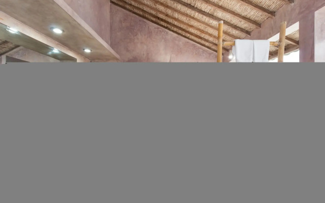 Villa Putih in Kuta with 4 bedrooms and 3 bathrooms