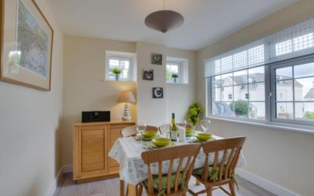 Apartment Headlong
