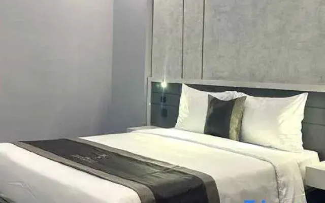 Lion 9 Hotel