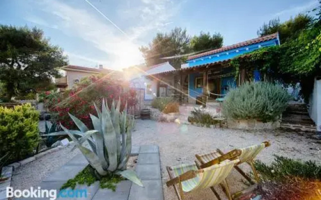 The Sea House Apartments