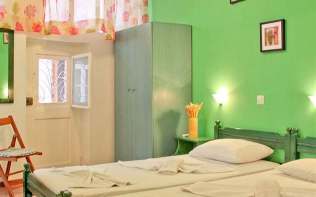 Smaragdi Rooms for Rent