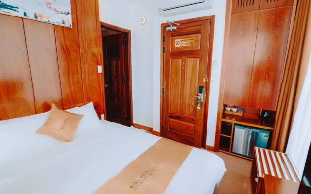 Mira Hotel
