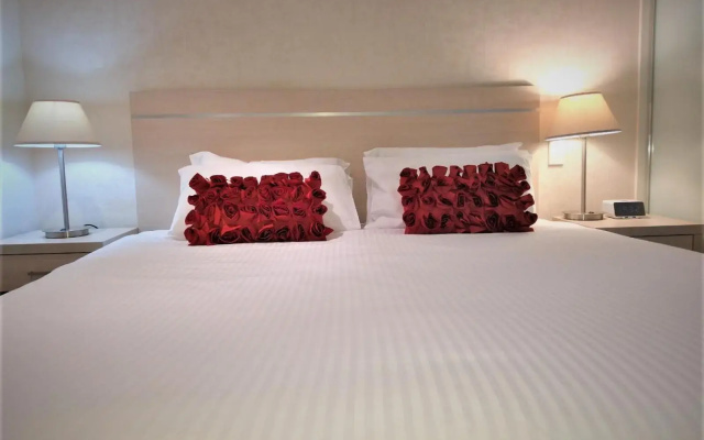 Hi 5 Stars Luxury Adelaide City Apartment