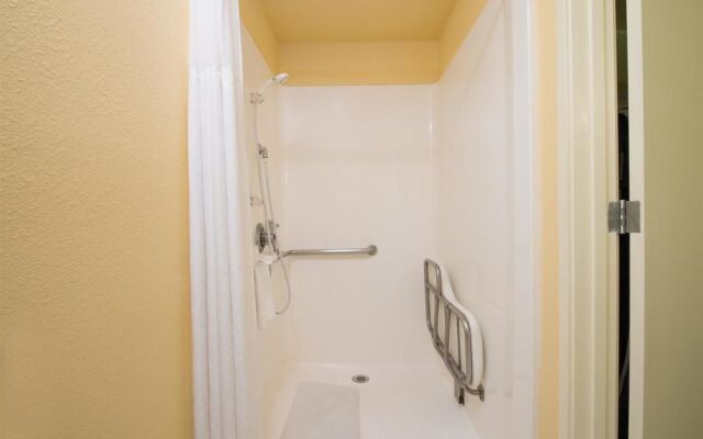 Ramada West Sacramento Hotel and Suites