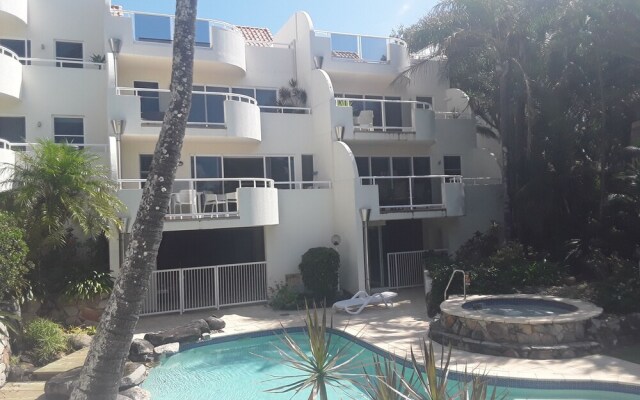 Sunshine Beach Luxe Apartment