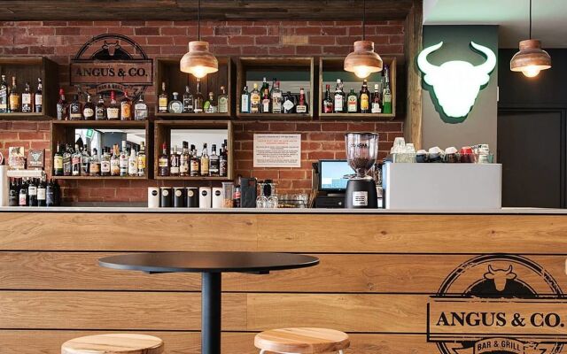Comfort Hotel Adelaide Meridien