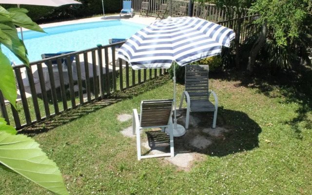 Logis Hotels  Auberge De La Tour   Hôtel Et Restaurant