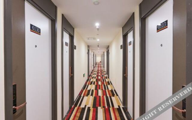 Super 8 Hotel (Beijing Jintai Road subway station store)