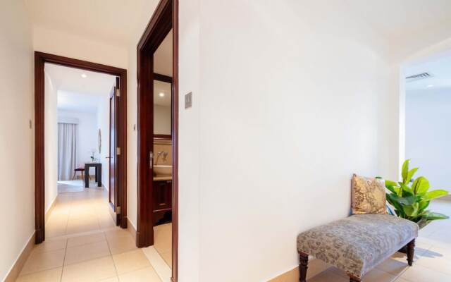 Luxury Living Next to Dubai Mall Burj Khalifa