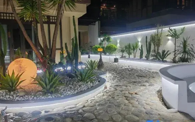 Mangshi Xishang Homestay (Yi Nationality Ancient Town Branch)