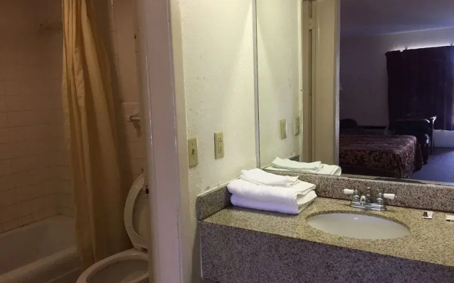 Ashburn Inn & RV Park