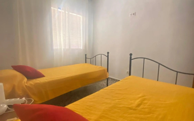 AMPLIO y CÉNTRICO APARTAMENTO CON APARCAMIENTO GRATUITO ALREDEDOR