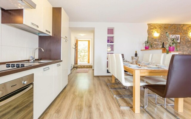 Amazing Home in Medveja with Hot Tub, WiFi & 4 Bedrooms