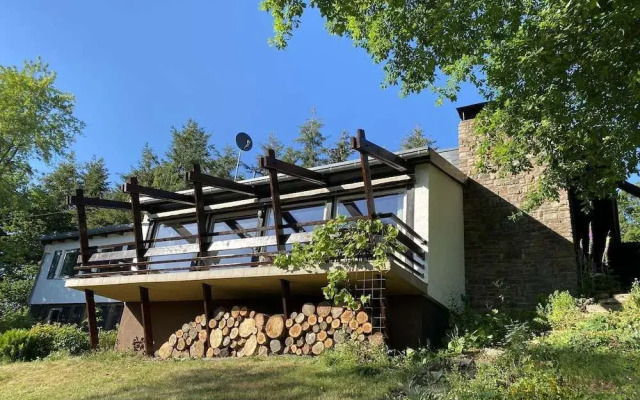 Modern Holiday Home With big Garden Near Forest