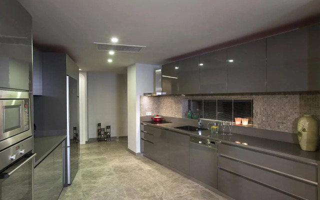 Retron Residence
