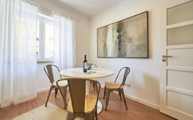 Belém Light Filled Apartment, By TimeCooler