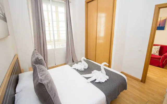 Perfect And Shiny Apartment with Balcony