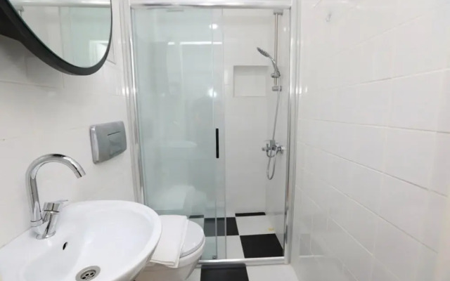 Flat With Balcony and Shared Terrace in Beyoglu