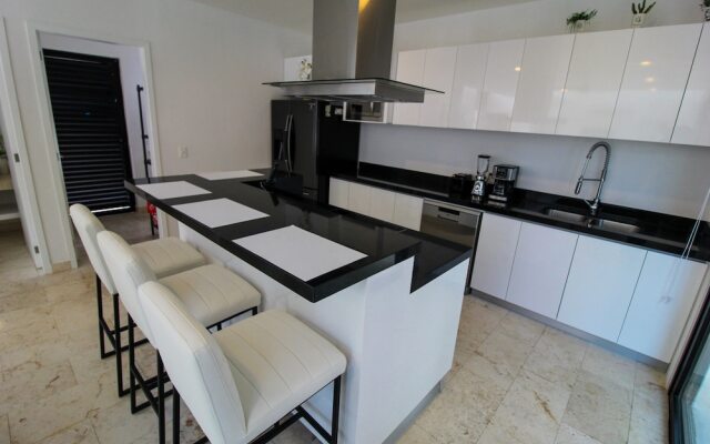 Bahia Principe Vacation Rentals - Four-Bedroom House
