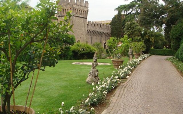 Torre Del Castello Di Torcrescenza