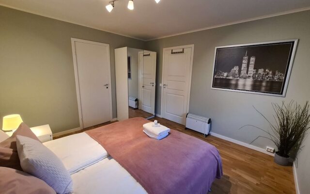 Bright And Central, 2-bedroom, Fully Equipped