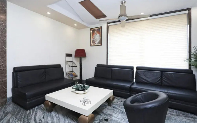 OYO 2295 Hotel Razia Inn