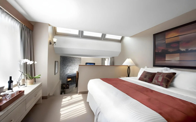 Tonquin Inn