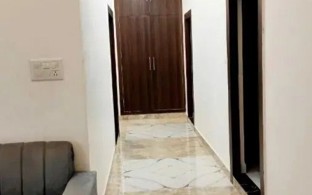OYO 701490 Hotel Sharma Ji Inn